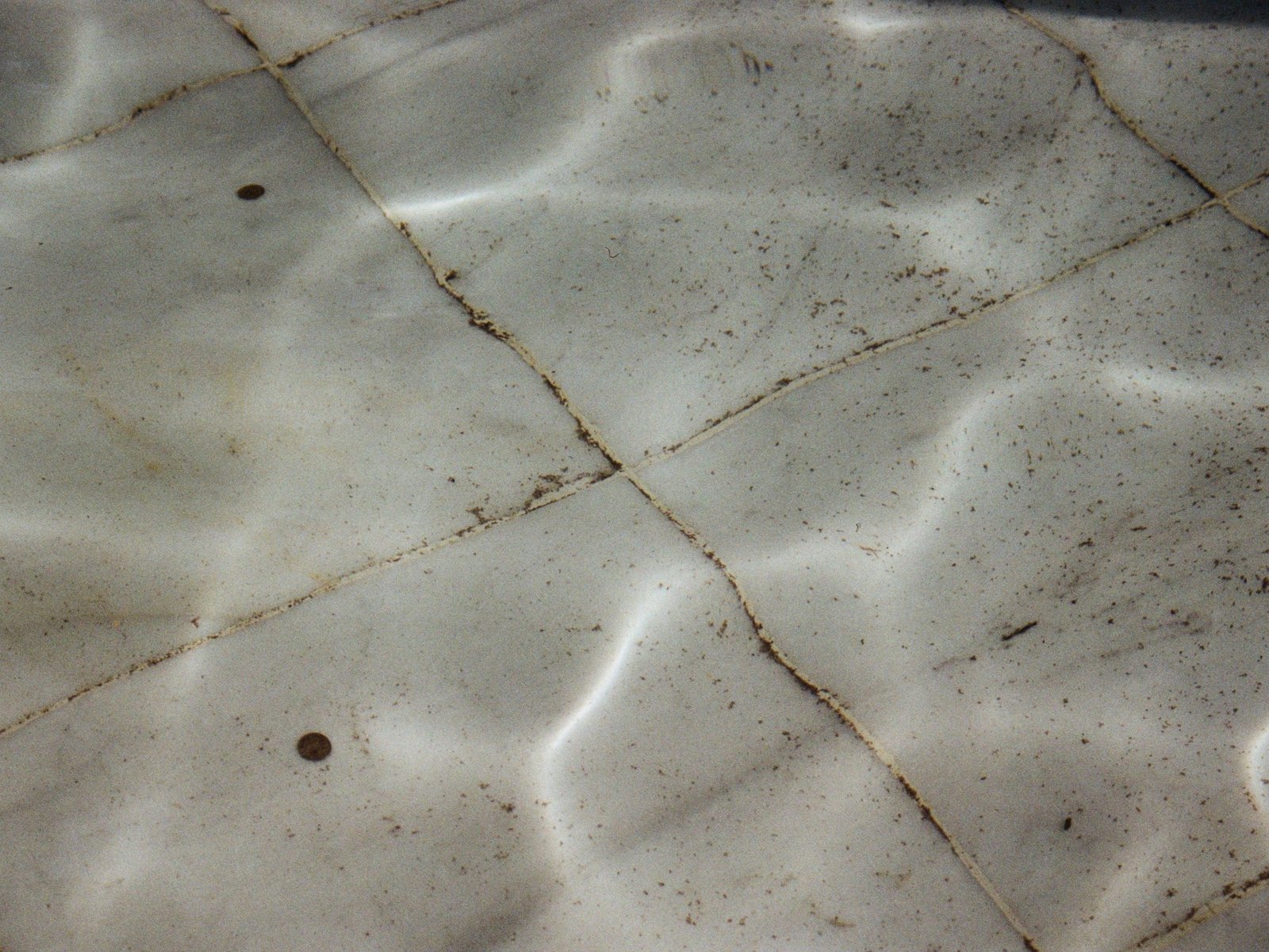 Changer le sable du filtre de piscine